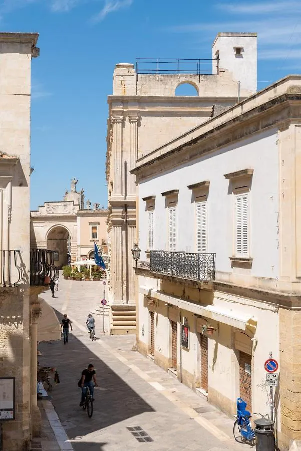 Palazzo Charlie Acomodação com café da manhã Lecce Alojamento de Acomodação e Pequeno-almoço