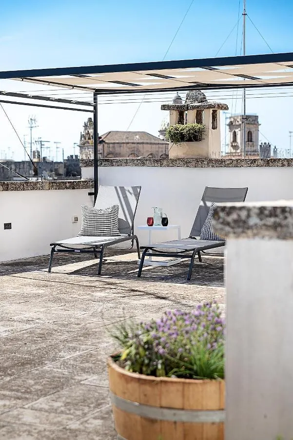 Alojamento de Acomodação e Pequeno-almoço Palazzo Charlie Acomodação com café da manhã Lecce Itália
