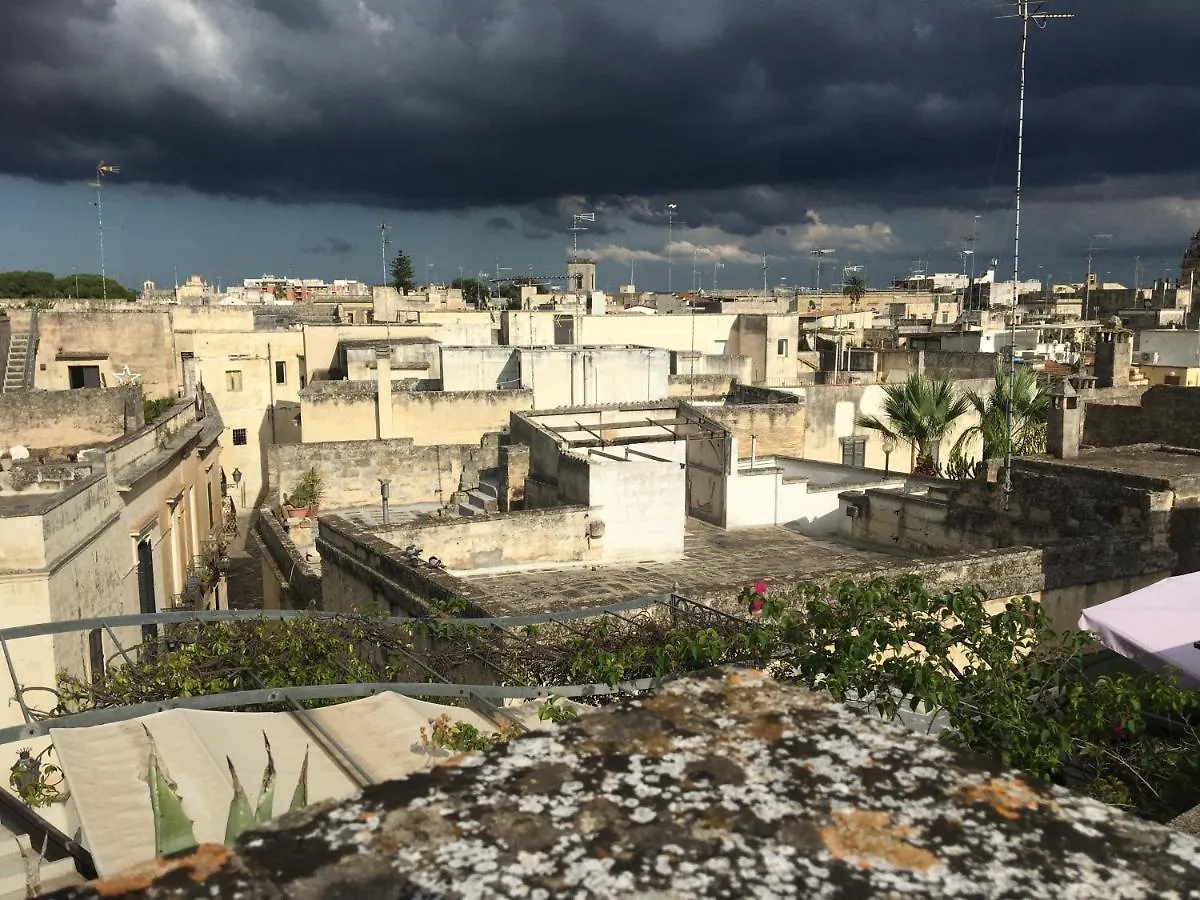 Alojamento de Acomodação e Pequeno-almoço Palazzo Charlie Acomodação com café da manhã Lecce